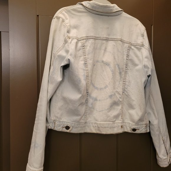 Kut from the Kloth Light Denim Jacket with Faint Tie Dye - Picture 4 of 4